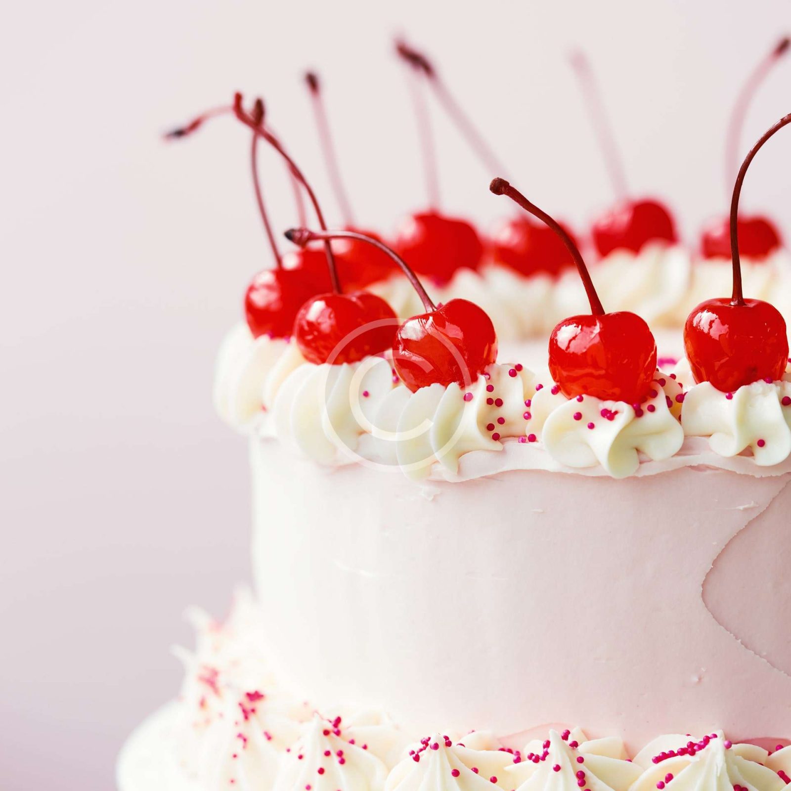 Flower-decorated cake Cherry cake